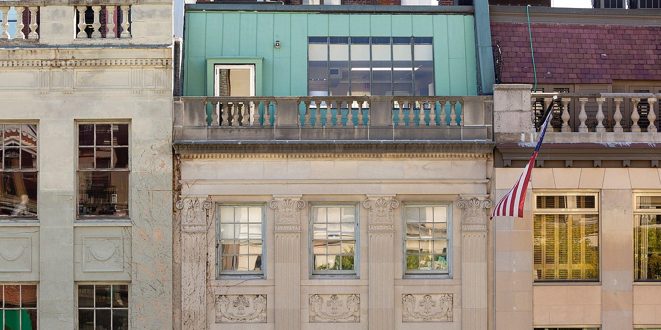 Exterior view of bulthaup atelier Boston in beautiful Newbury Street building